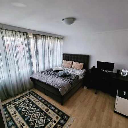 Bed & Breakfast Welcome To The Center Of Diemen Amsterdam