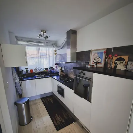 Bed & Breakfast Welcome To The Center Of Diemen *